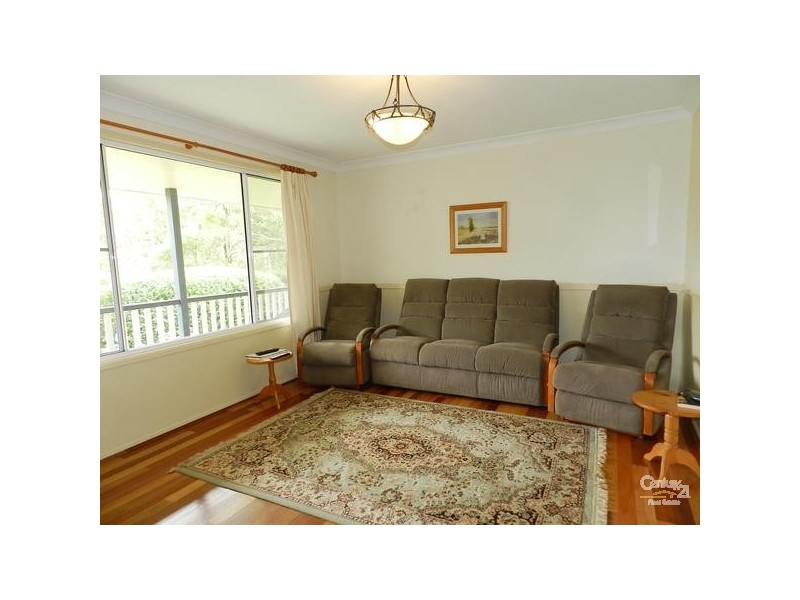 8 Pendoma Drive, Hodgson Vale QLD 4352