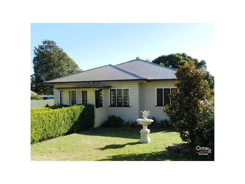 9 Duncraggon Street, South Toowoomba QLD 4350