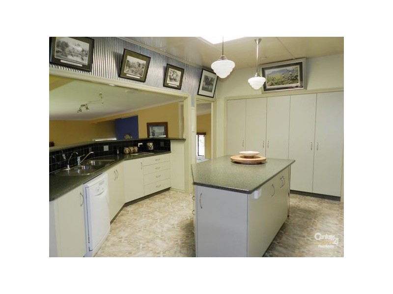 9 Duncraggon Street, South Toowoomba QLD 4350