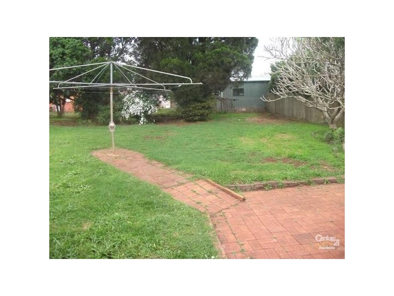 17 Bingara Street, Mount Lofty QLD 4350