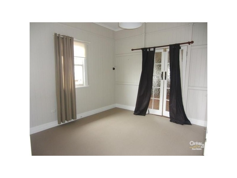 2c Dunne Street, Harristown QLD 4350