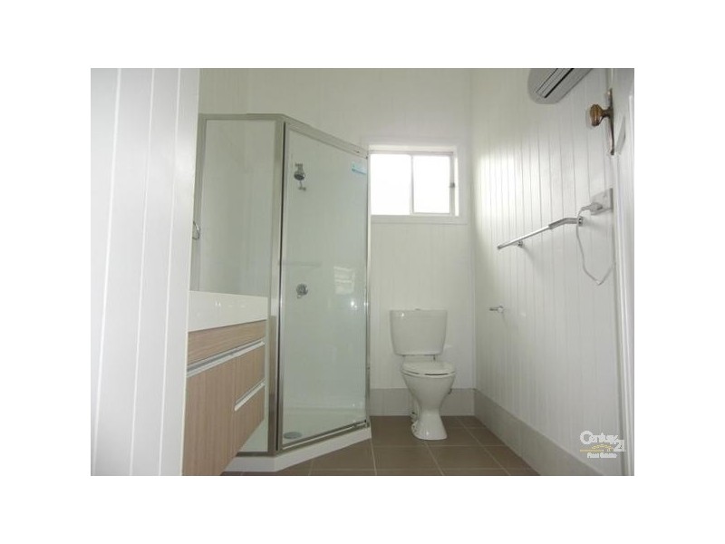 2c Dunne Street, Harristown QLD 4350