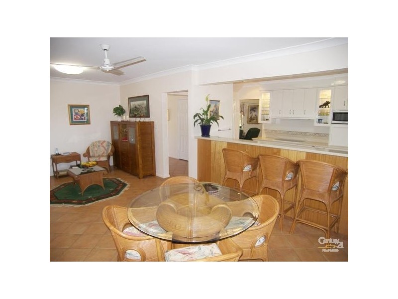 18 Robertson Crescent, Mount Lofty QLD 4350