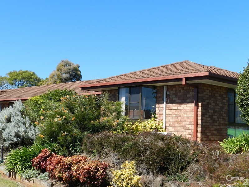 17/301  Bridge Street, Newtown QLD 4350