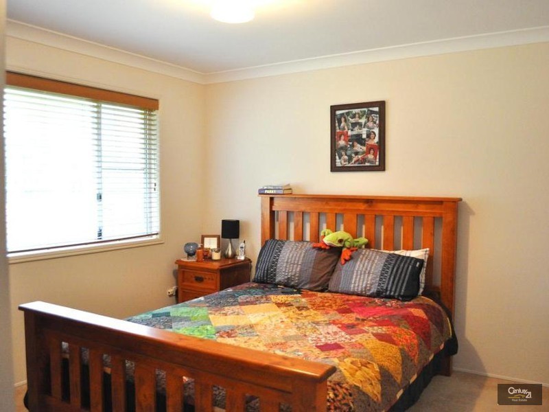 64 Bouganvillea Drive, Middle Ridge QLD 4350