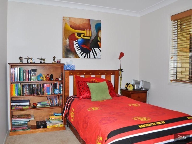 64 Bouganvillea Drive, Middle Ridge QLD 4350