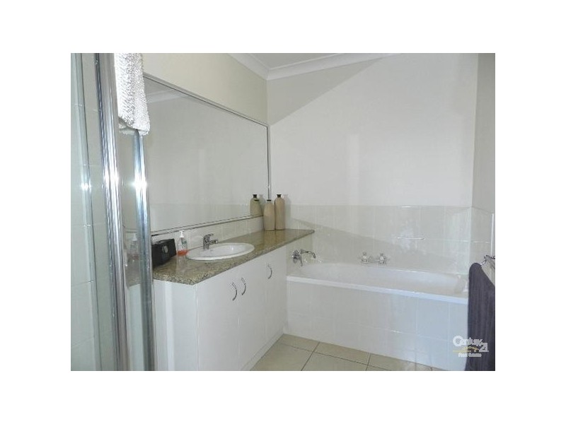 5/10 Devon Street, Newtown QLD 4350