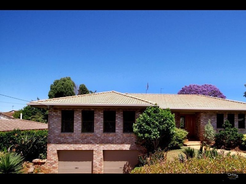 271  Mackenzie Street, Centenary Heights QLD 4350