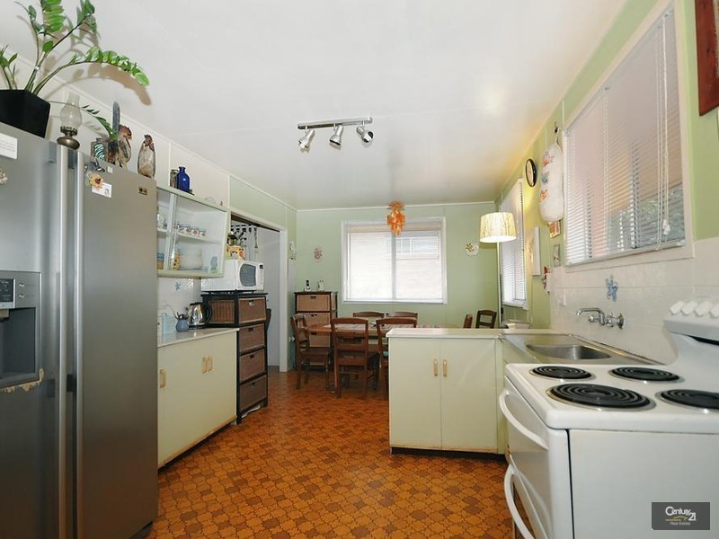 30 South Street, Rangeville QLD 4350