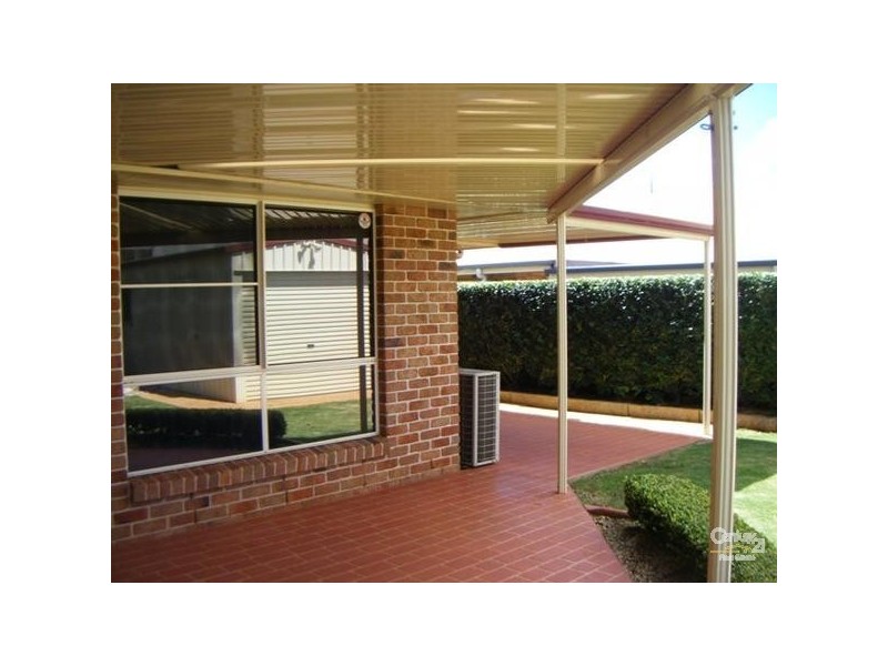 10 May Court, Middle Ridge QLD 4350