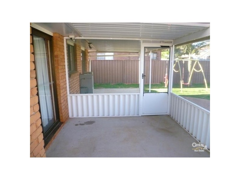 6 Mahogany Street, Newtown QLD 4350