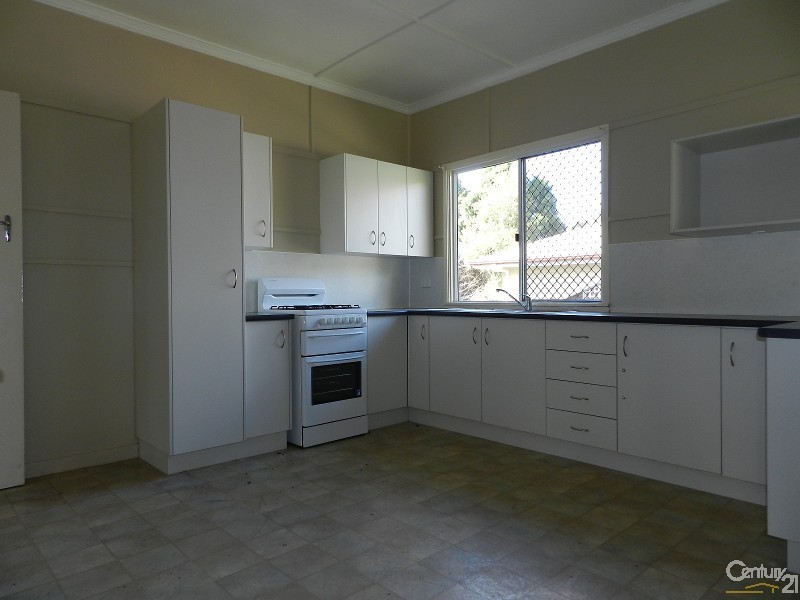 14 Elizabeth Street, South Toowoomba QLD 4350