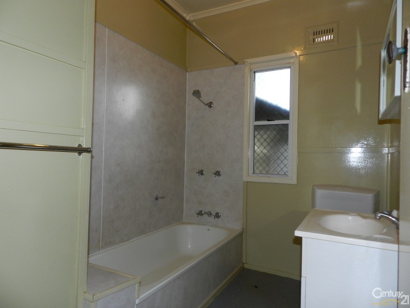 14 Elizabeth Street, South Toowoomba QLD 4350