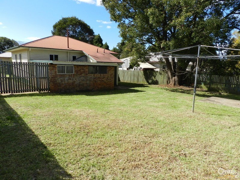 14 Elizabeth Street, South Toowoomba QLD 4350