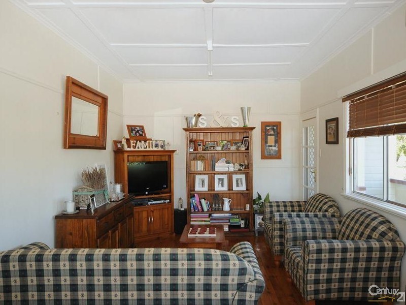 19 Devine Street, Harristown QLD 4350