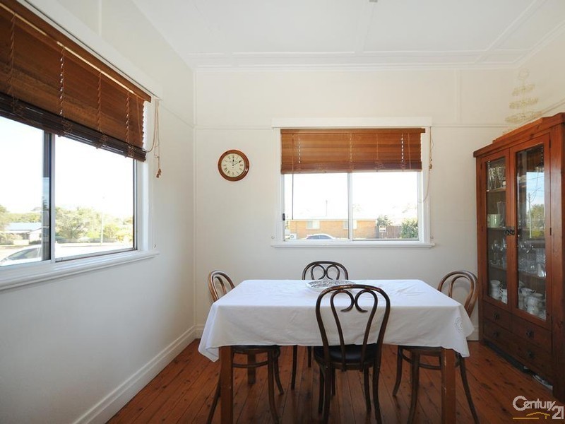 19 Devine Street, Harristown QLD 4350