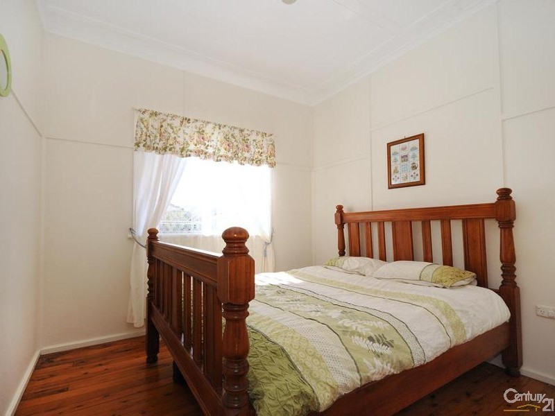 19 Devine Street, Harristown QLD 4350