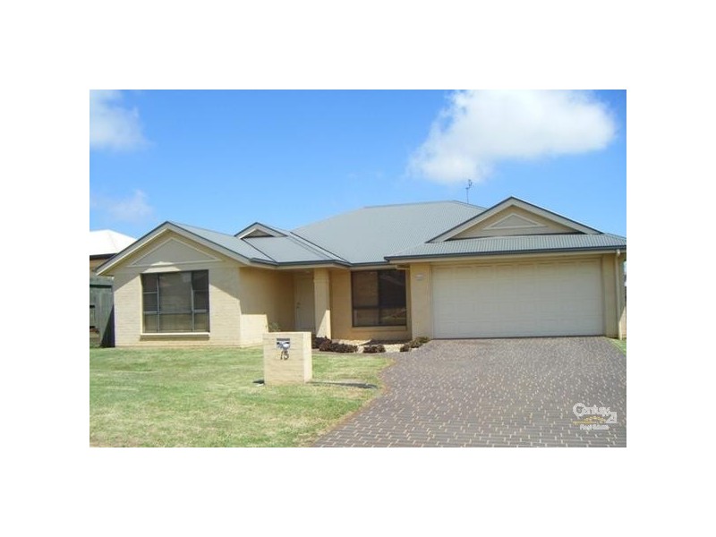 15 Holt Street, Middle Ridge QLD 4350