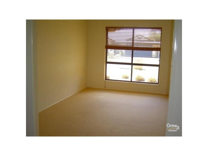 15 Holt Street, Middle Ridge QLD 4350