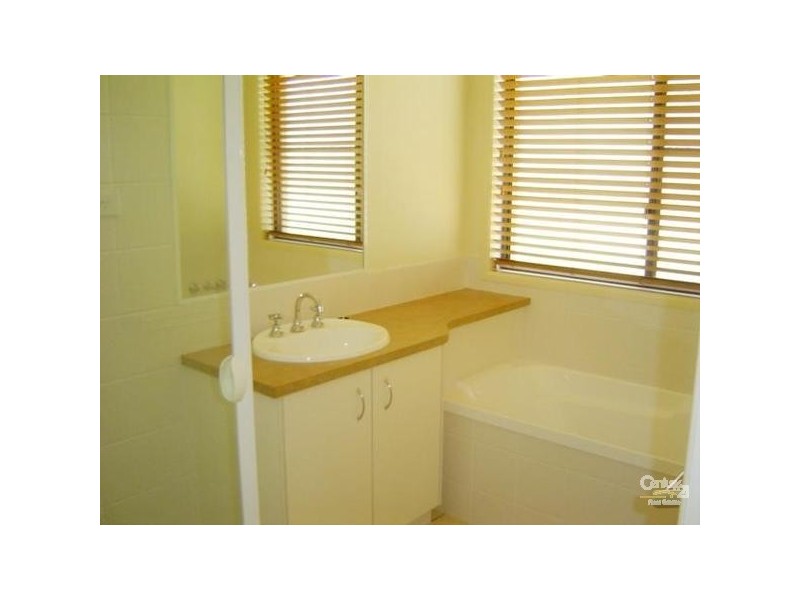 15 Holt Street, Middle Ridge QLD 4350