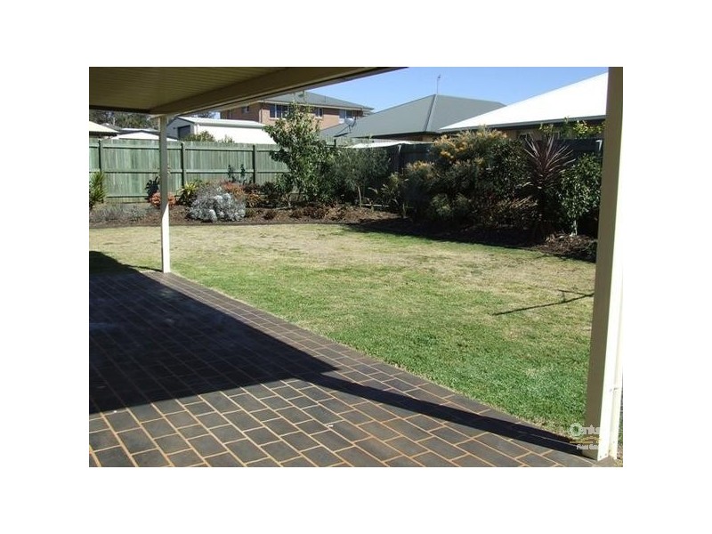 15 Holt Street, Middle Ridge QLD 4350