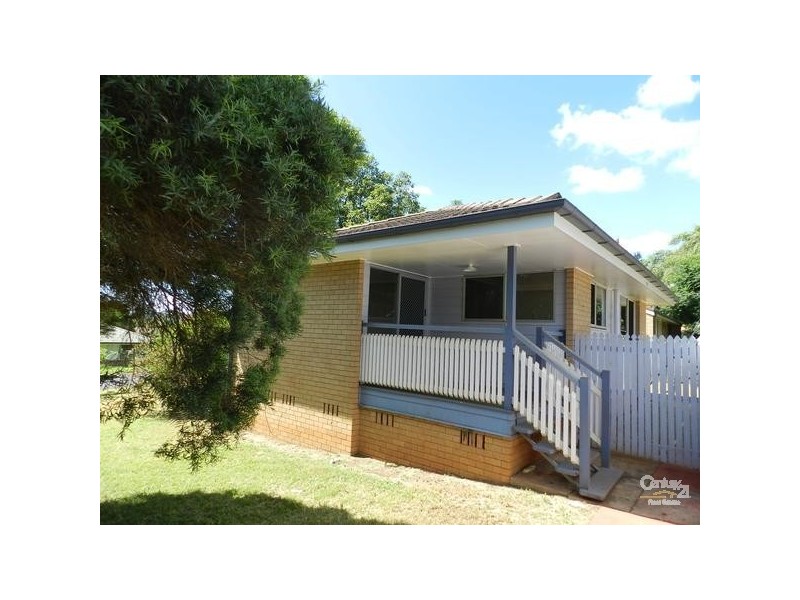 8 Kenora Court, Rockville QLD 4350
