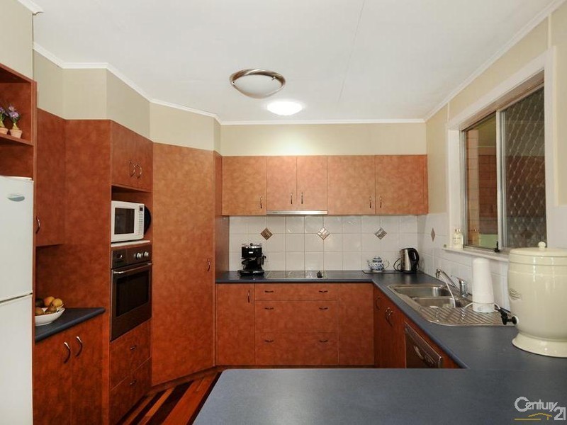 17 Dodd Street, Newtown QLD 4350