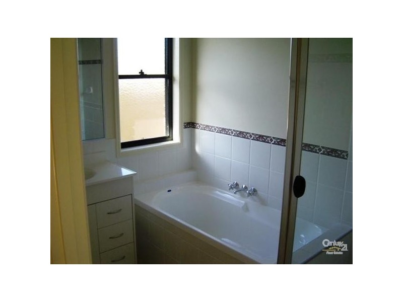 9 Wareena Crescent, Glenvale QLD 4350