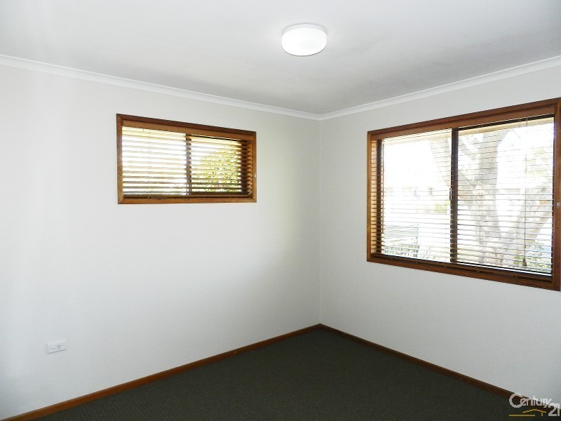 8 Jasmine Court, Centenary Heights QLD 4350