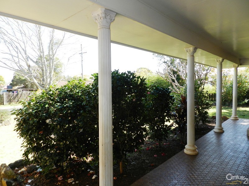 8 Jasmine Court, Centenary Heights QLD 4350