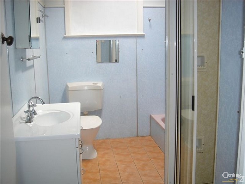 153 North Street, Rockville QLD 4350