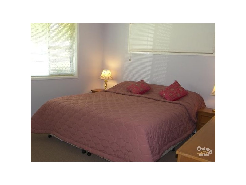 32 Debra Street, Centenary Heights QLD 4350