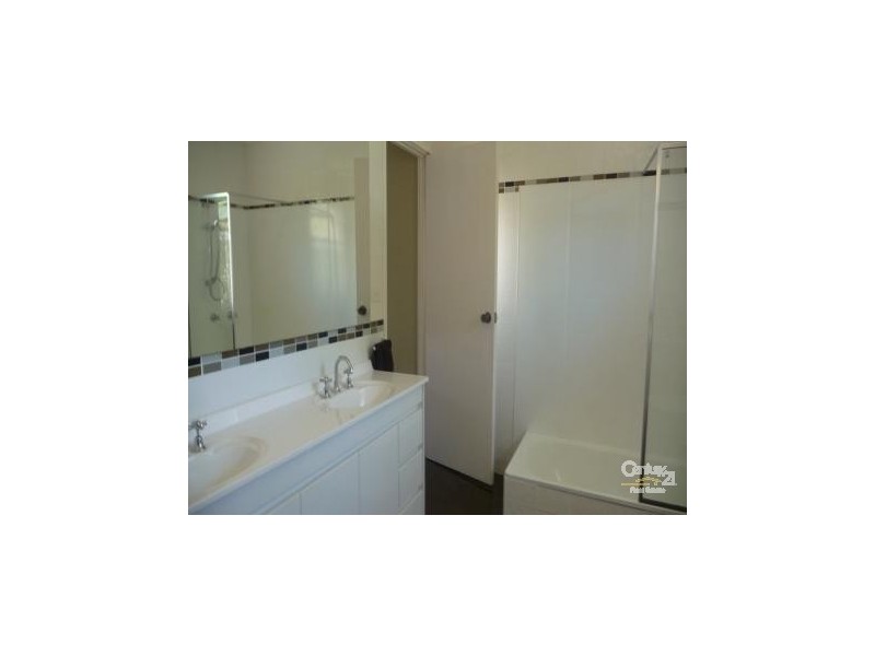 266 Alderley Street, Centenary Heights QLD 4350