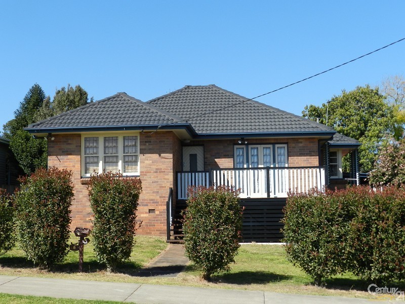 8 Gregory Street, Harlaxton QLD 4350