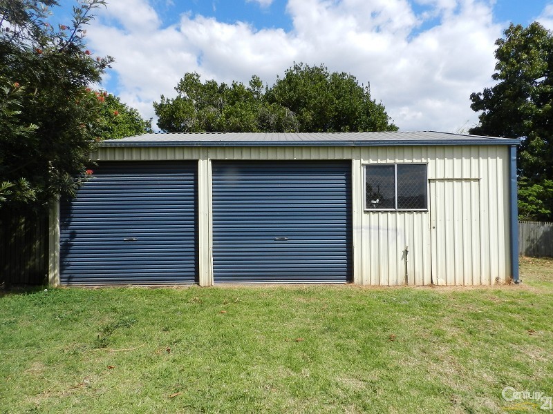 8 Gregory Street, Harlaxton QLD 4350