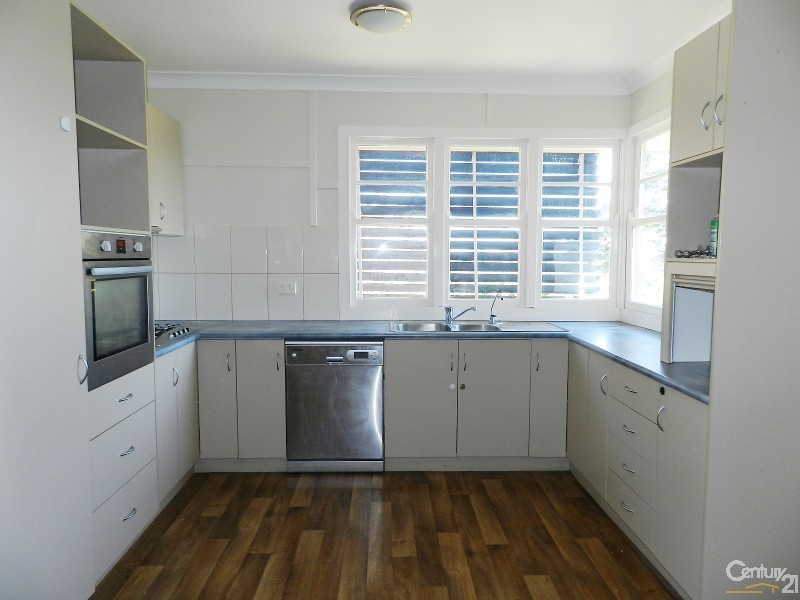 8 Gregory Street, Harlaxton QLD 4350