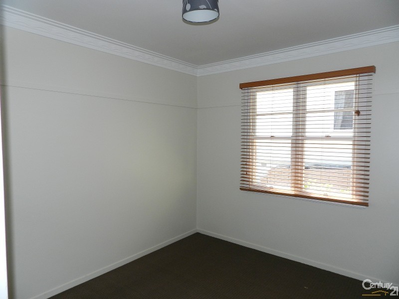 8 Gregory Street, Harlaxton QLD 4350