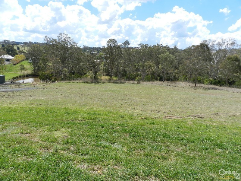 5 Lydia Place, Top Camp QLD 4350