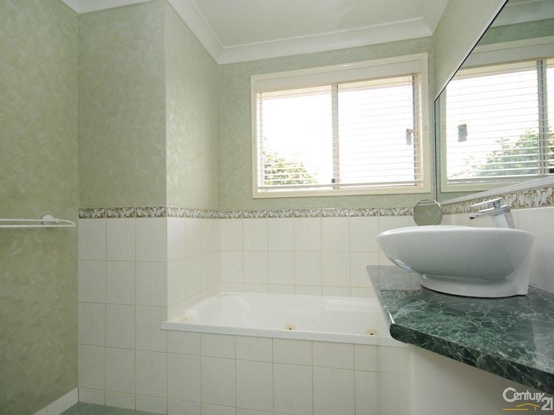 7 Fern Drive, Kearneys Spring QLD 4350