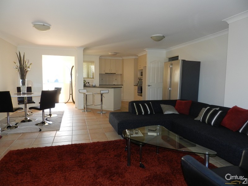 4/76  South Street, Rangeville QLD 4350