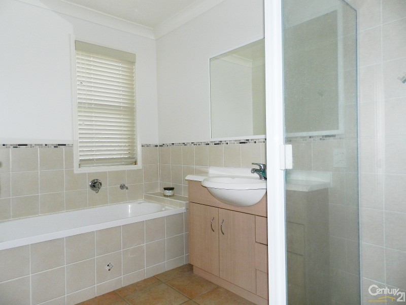 4/76  South Street, Rangeville QLD 4350