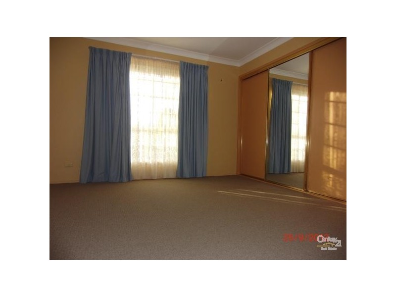 16 Ballin Drive, Centenary Heights QLD 4350