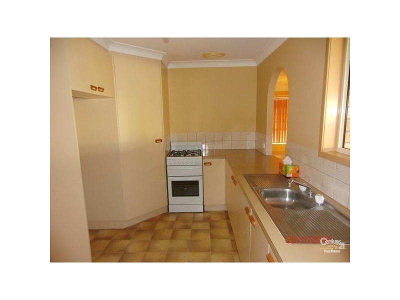 16 Ballin Drive, Centenary Heights QLD 4350