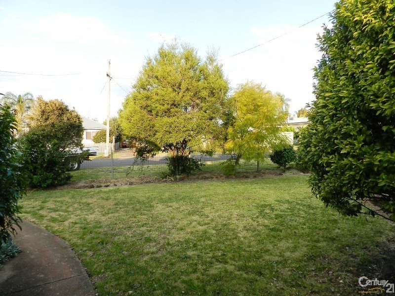 11 Third Avenue, Harristown QLD 4350