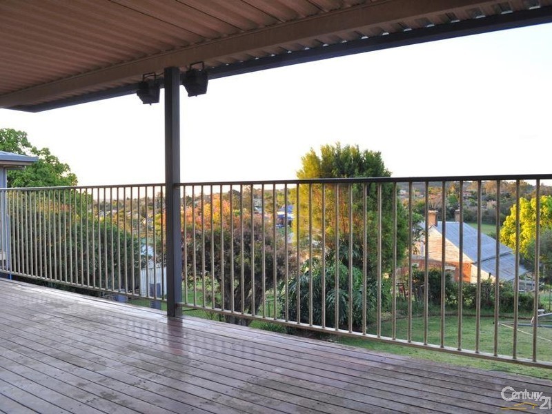 9 Gregory Street, Harlaxton QLD 4350