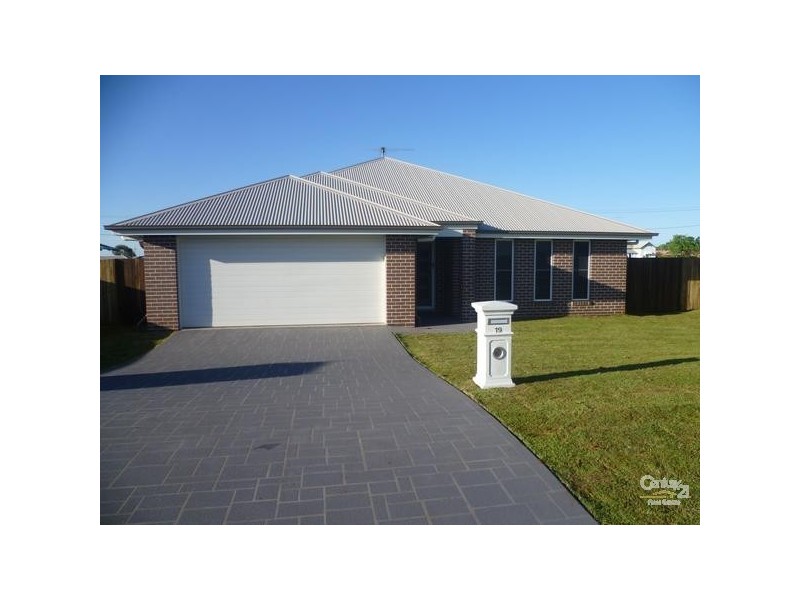 19 Opperman Drive, Kearneys Spring QLD 4350