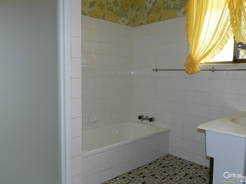 1 Reginald Street, Toowoomba QLD 4350