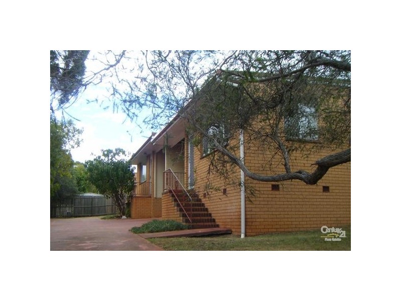 2/172 Tor Street, Wilsonton QLD 4350