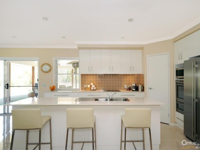 10 Janelle Court, Highfields QLD 4352