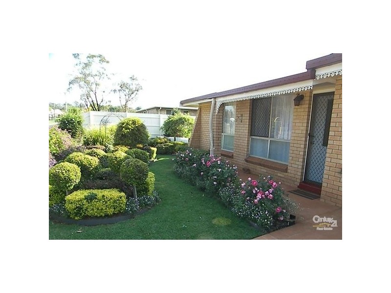 2/2 Debra Street, Centenary Heights QLD 4350
